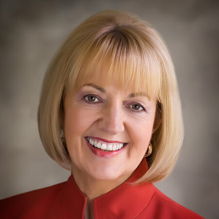 Beth Truett Headshot