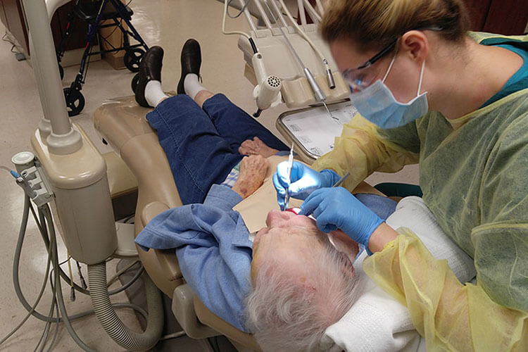 Dentistry Advocates Aim To Fill Medicare Gaps